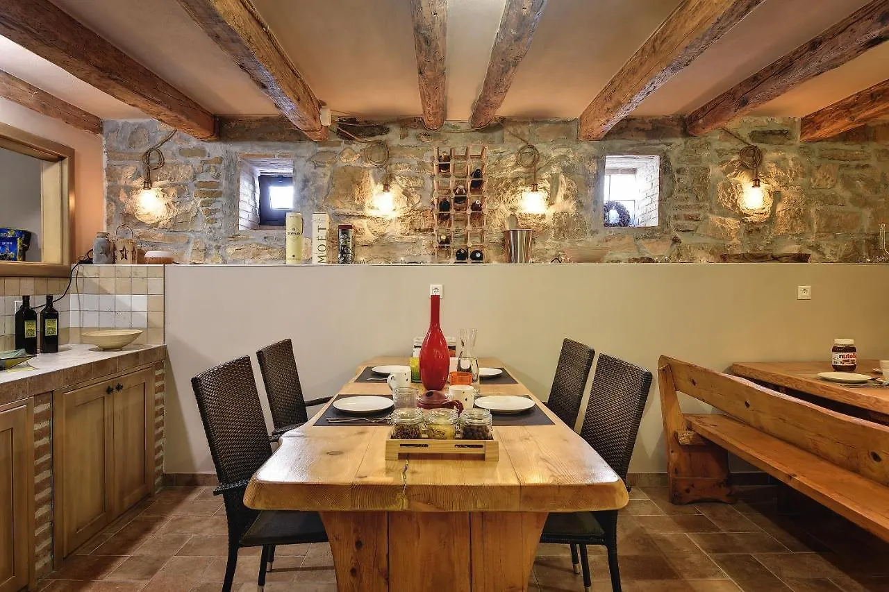 Mimoza Old Town Pula Apartments Croatie