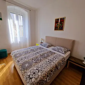 downtown-apartment-nora.splithotels.org/