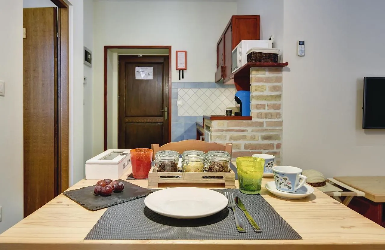 Mimoza Old Town Pula Apartments Croatia